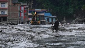 Nepal y Tíbet en emergencia: 1.300 desaparecidos tras inundaciones y deslizamientos