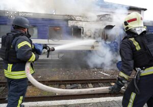 Dron ruso impacta tren de pasajeros cerca de la frontera de Ucrania con Polonia